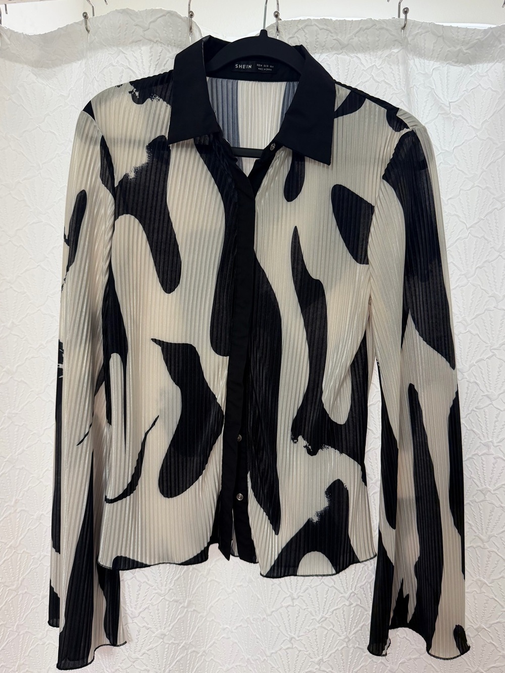 SHEIN Black & Cream Pleated Abstract Print Button-Up Jacket